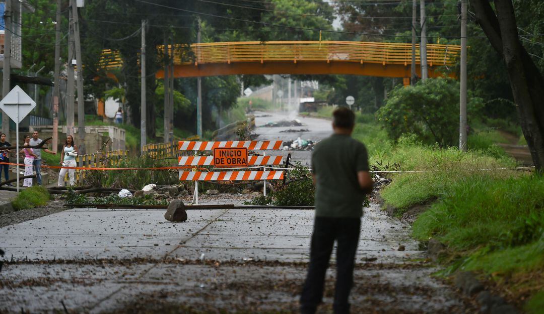 Vía bloqueada en Colombia