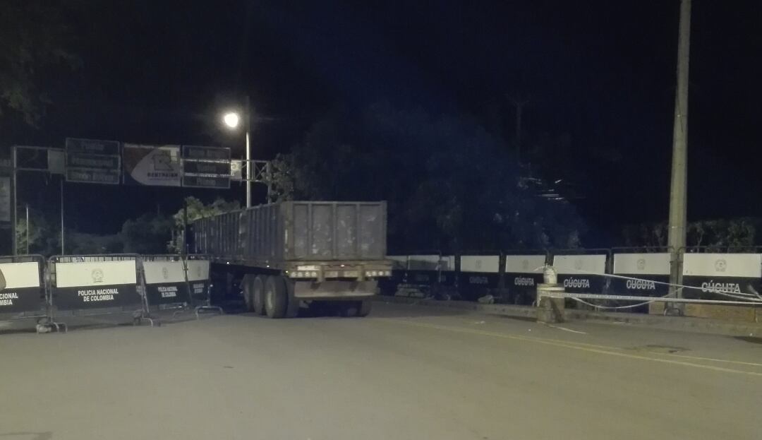 Paso de mercacias entre Colombia y Venezuela