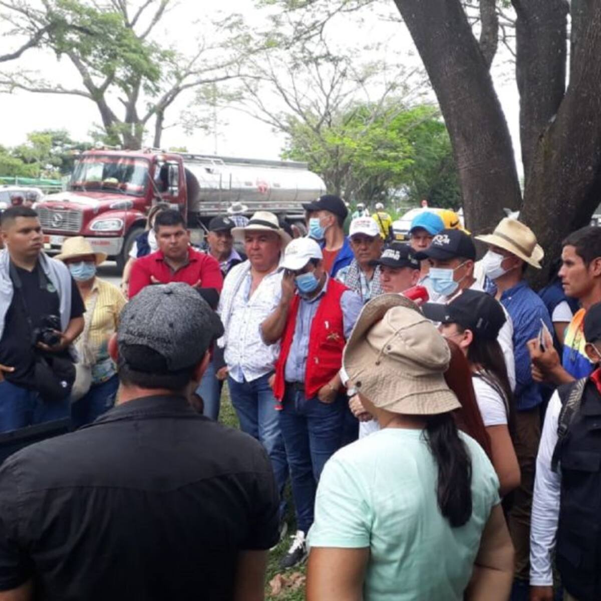 Protesta en la vía Juncal, Palermo, Neiva se mantiene