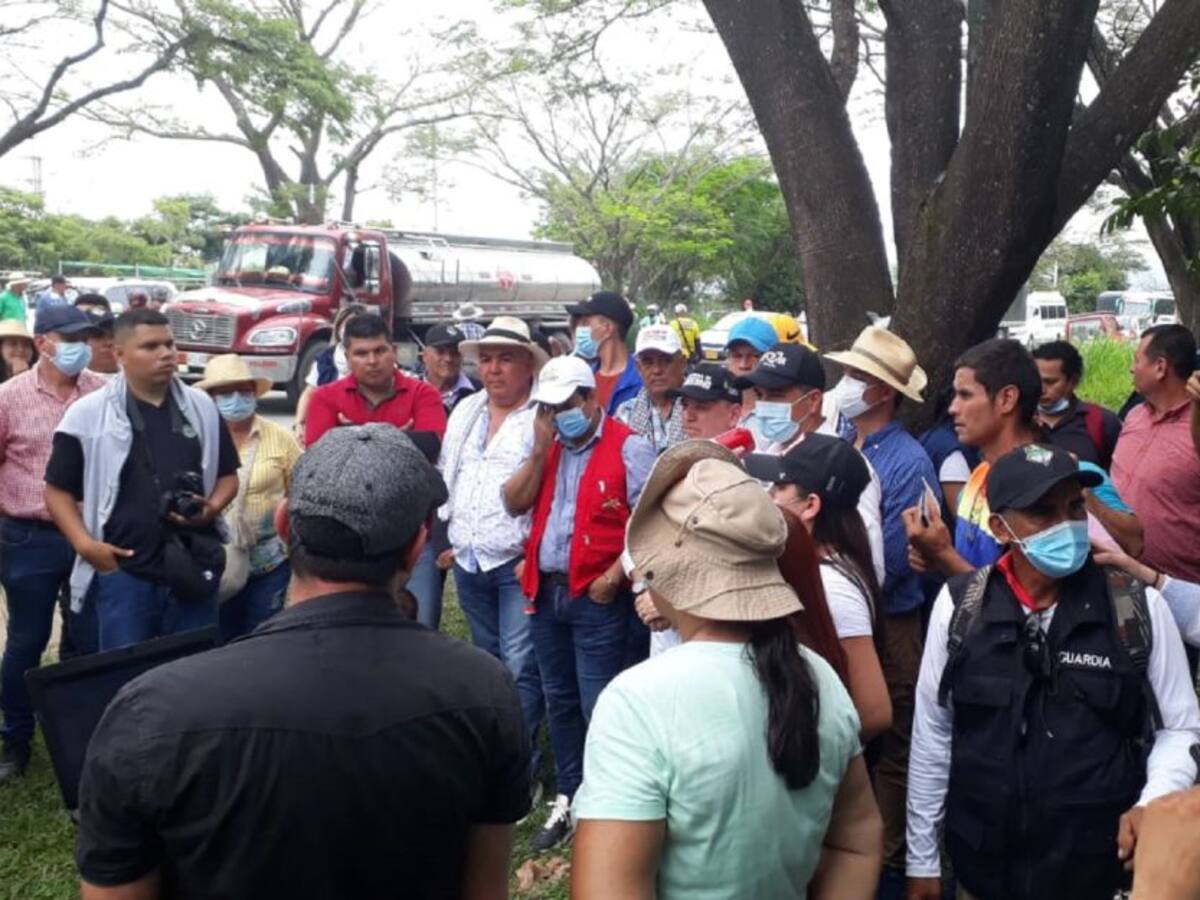 Protesta en la vía Juncal, Palermo, Neiva se mantiene