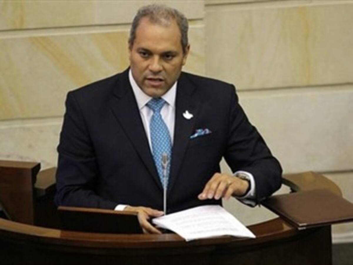 Respaldamos suspensión de los diálogos de paz: Presidente del Congreso