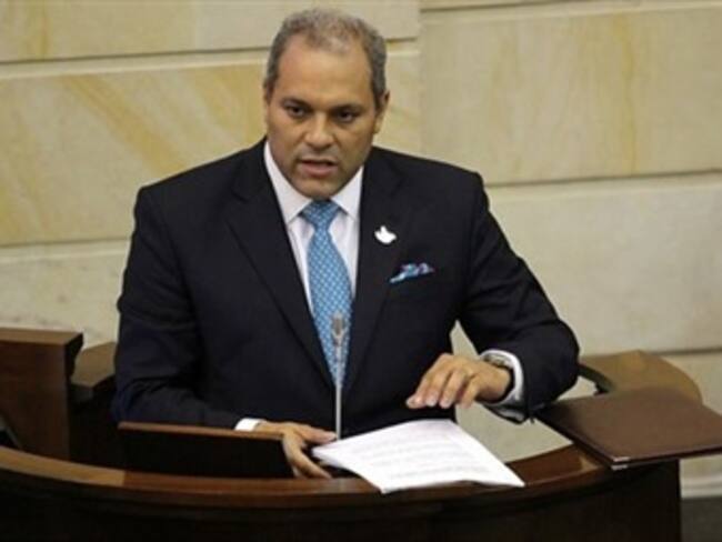 Respaldamos suspensión de los diálogos de paz: Presidente del Congreso