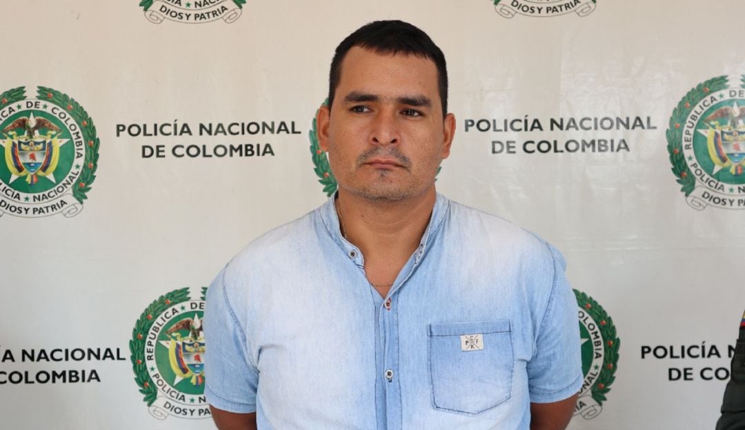 Presuntamente, exigía cuantiosas sumas de dinero al gremio de comerciantes de la capital del Huila. 
  