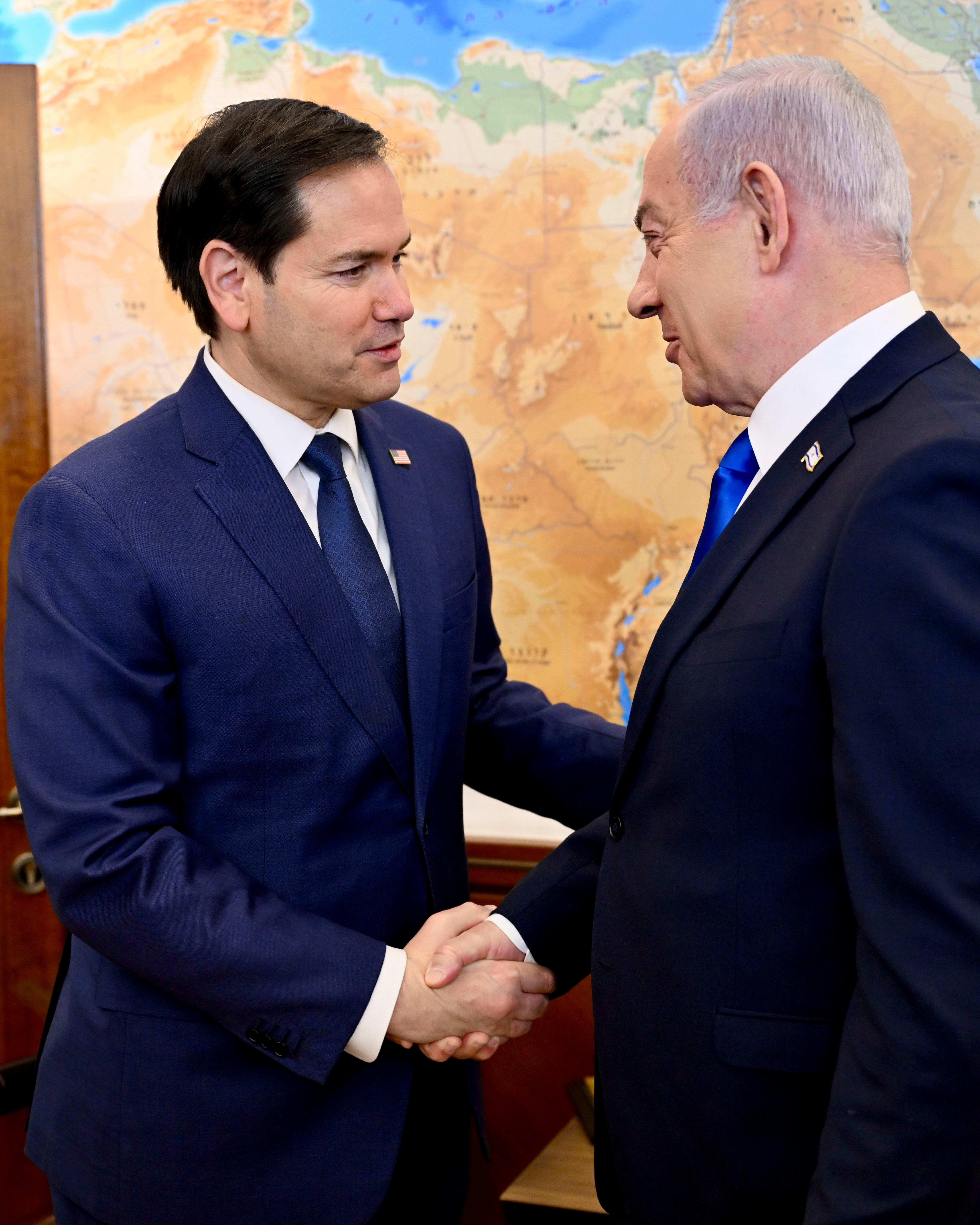 JERUSALÉN, 16/02/2025.- El secretario de Estado de Estados Unidos, Marco Rubio (i), druante la reunión mantenida con el primer ministro de Israel, Bejamín Netanyahu (d) este domingo en Jerusalen. EFE/U.S. Embassy Jerusalem/David Azagury *****SOLO USO EDITORIAL/SOLO DISPONIBLE PARA ILUSTRAR LA NOTICIA QUE ACOMPAÑA (CRÉDITO OBLIGATORIO) *****