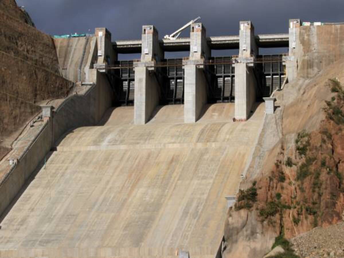 Tumban decreto que permite funcionamiento de hidroeléctrica El Quimbo