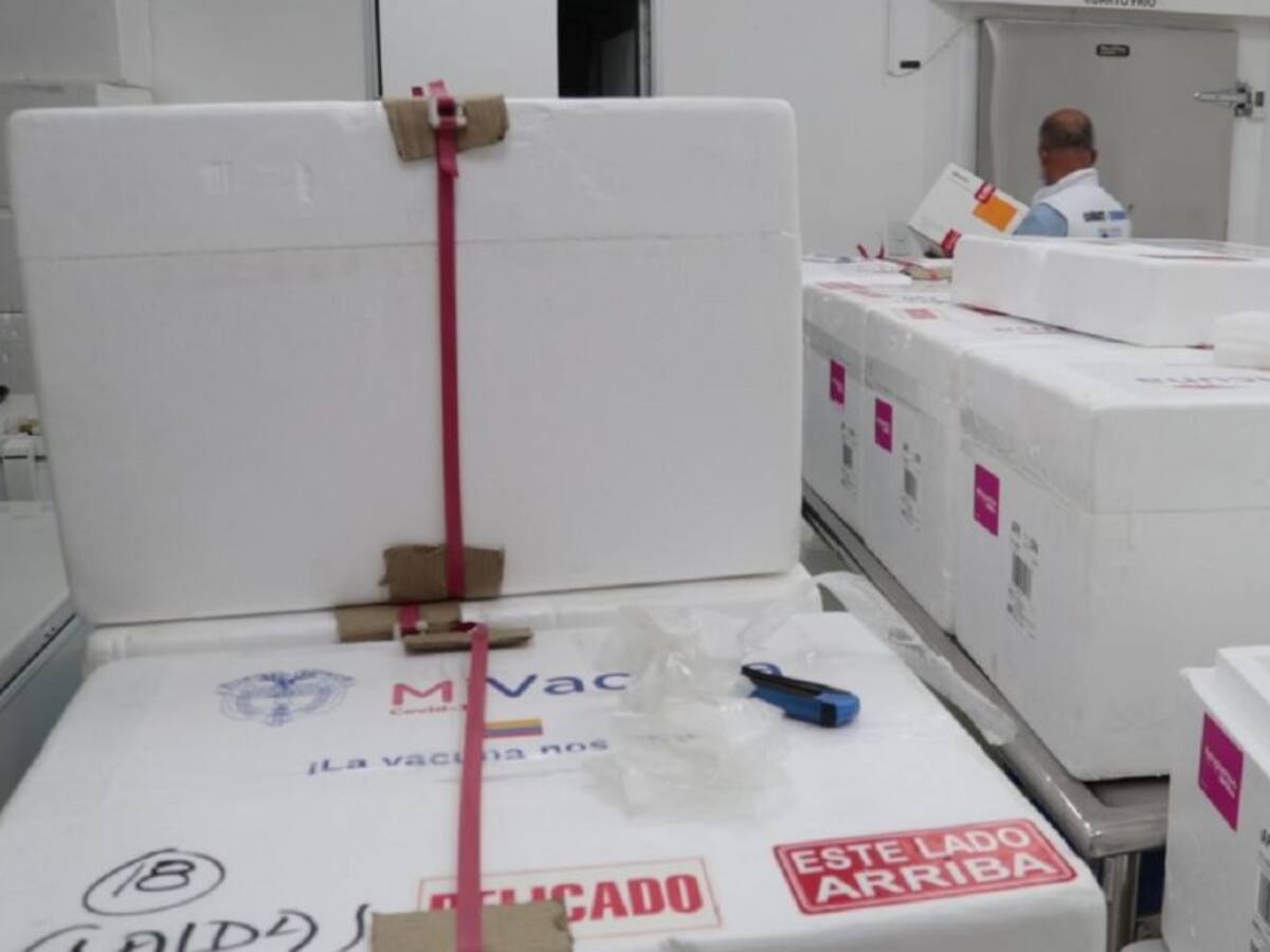 Más de 50 mil vacunas entre Pfizer y AztraZeneca llegaron a Caldas