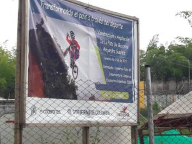 Padres de familia y bicicrosistas se mostraron desconcertados con los avances de la pista