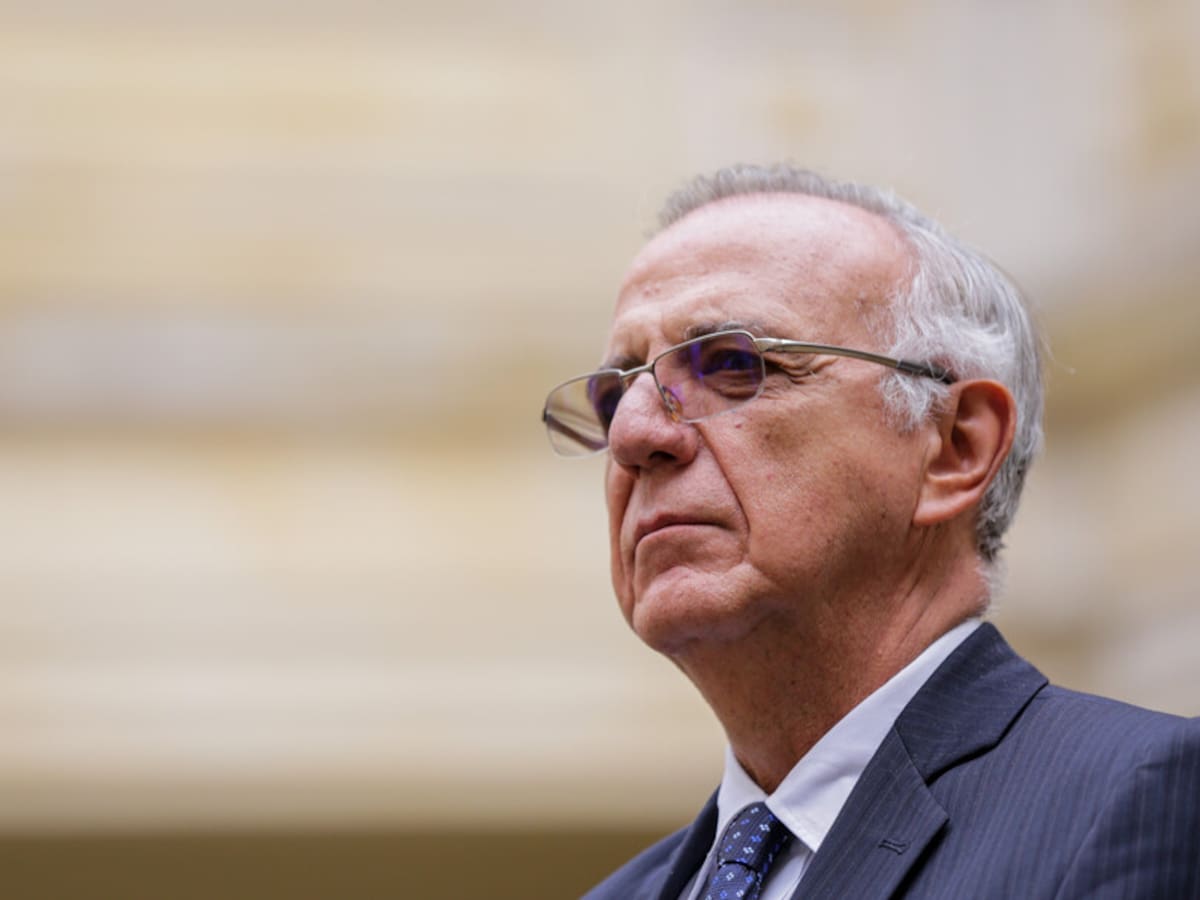 “Criminales están usando a comunidades”: MinDefensa sobre invasión de tierras