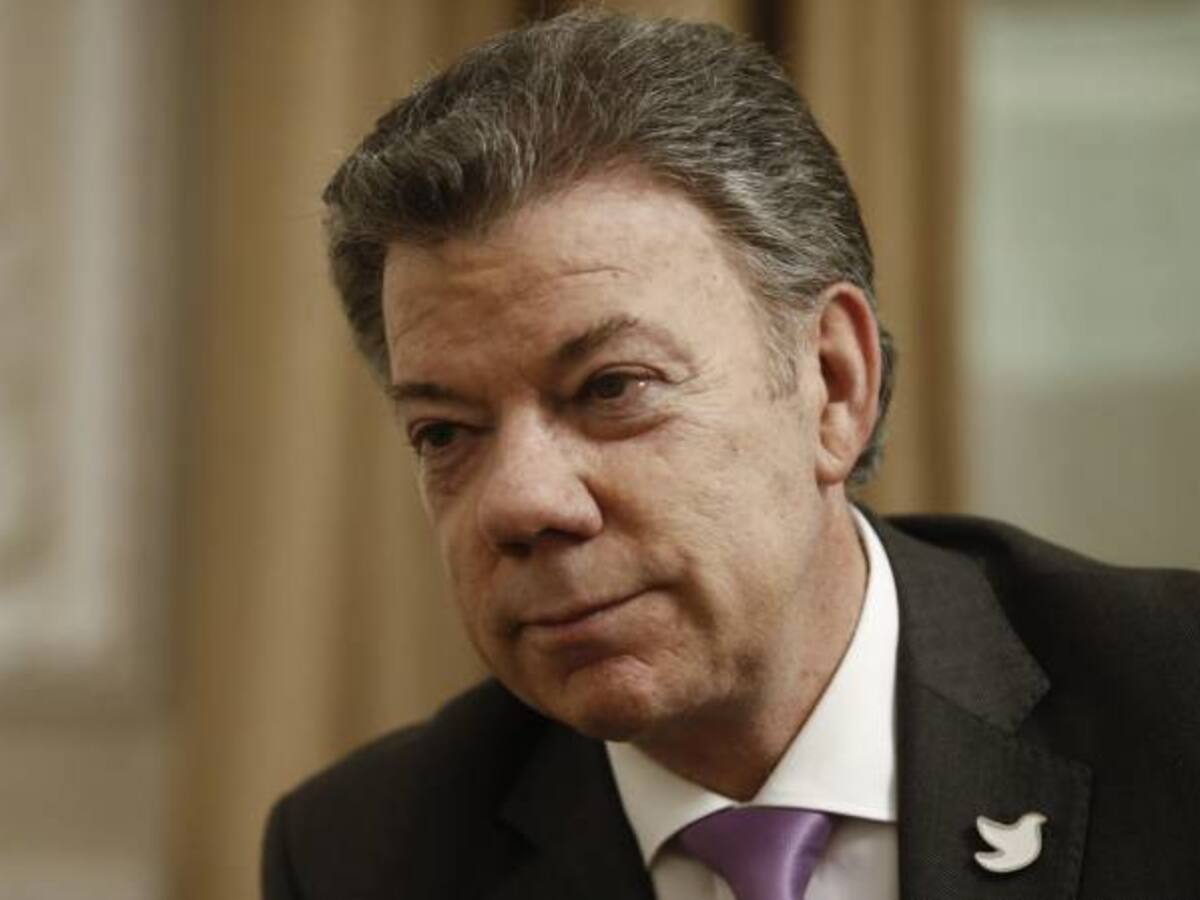 Santos busca con partidos Liberal y La U impulsar la campaña por el plebiscito