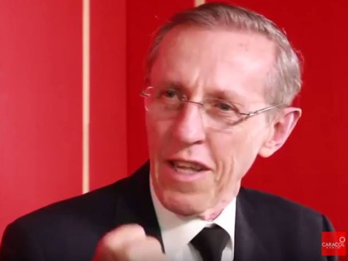 Para el M-19 la fuerza estaba en el apoyo público no en las armas: senador Navarro