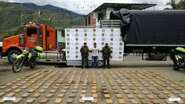 La cocaína decomisada era transportada desde la ciudad de Buga y tenía como destino la ciudad de Medellín. Foto: Policía Valle del Cauca