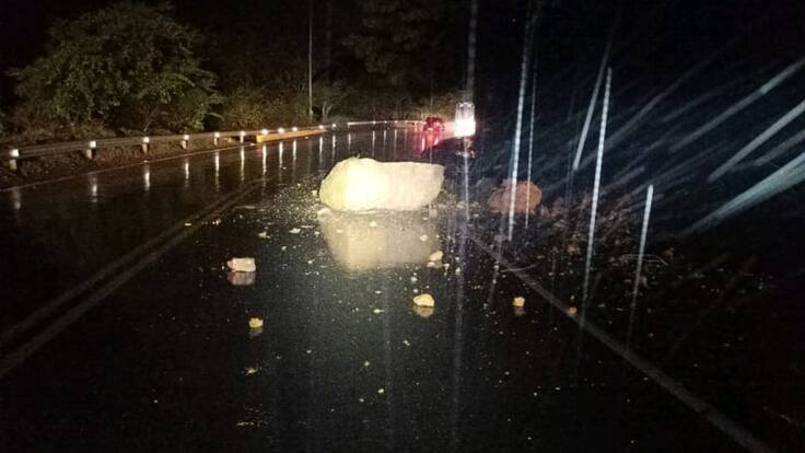 VIDEO: Paso restringido en la vía a San Gil por caída de rocas