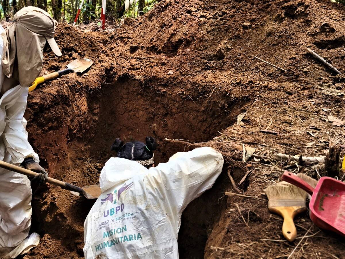 Hallaron tres cuerpos en dos fosas a campo abierto en zona rural de San Francisco, Antioquia