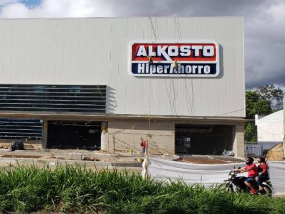 400 empleos genera primer almacén Alkosto en Santander