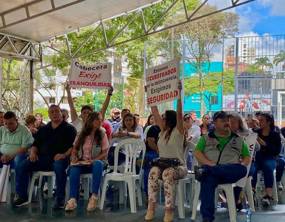 Sesión descentralizada del concejo de Bucaramanga en Cabecera del Llano