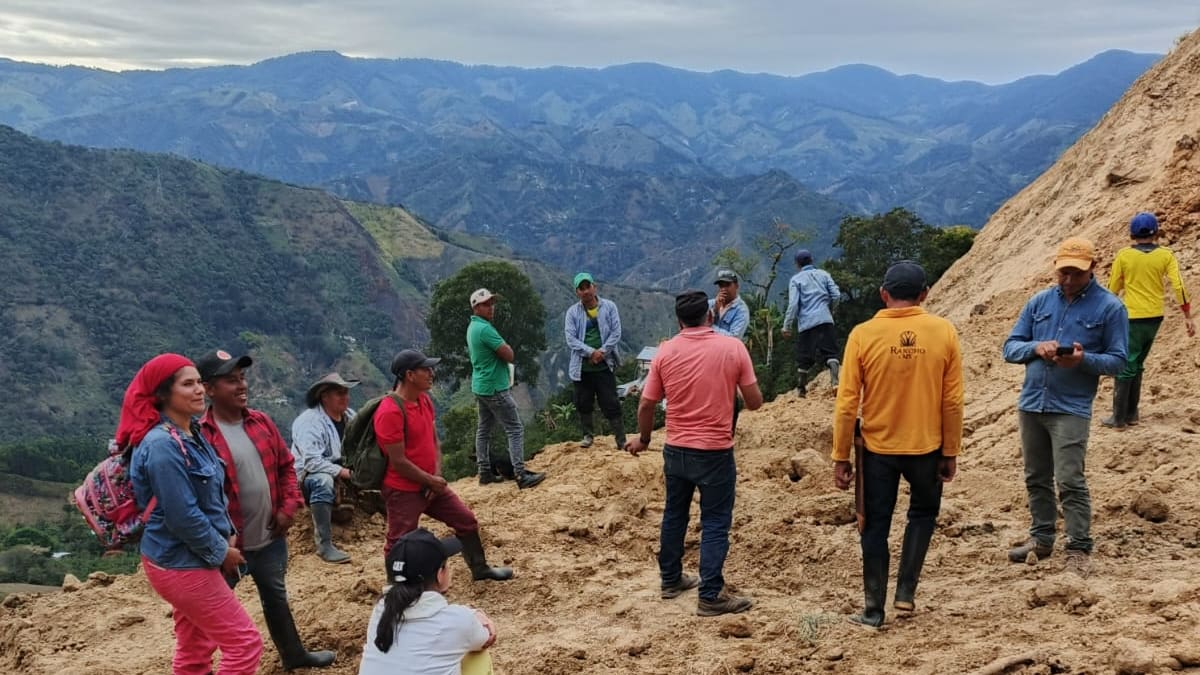 Falla geológica mantiene en riesgo a comunidades y viviendas rurales de Santa María-Huila