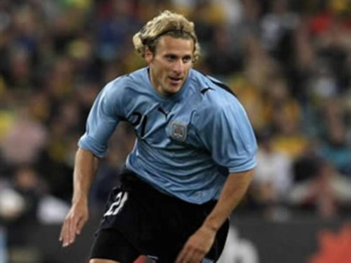 Diego Forlán felicitó al Peñarol en sus 120 años