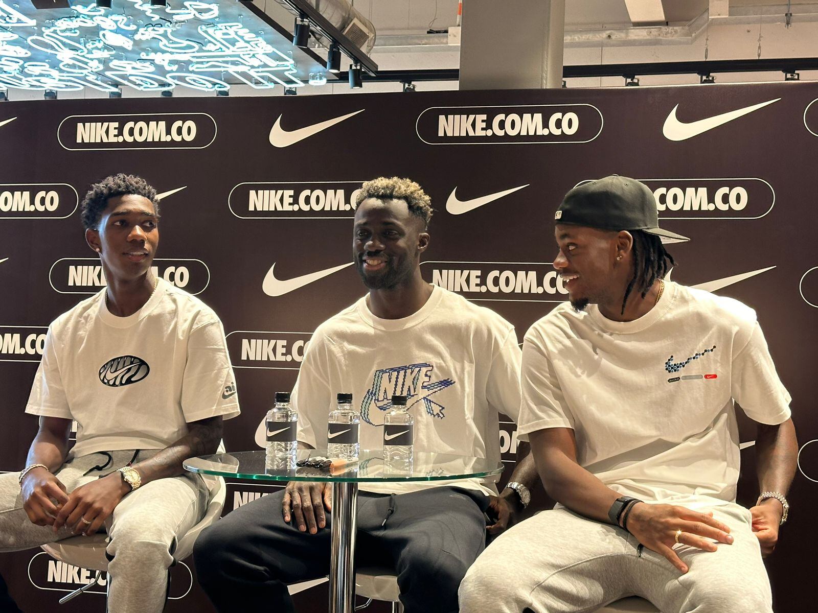 Dávinson Sánchez junto a Yaser Asprilla y Jhon Jader Durán / Caracol Radio.