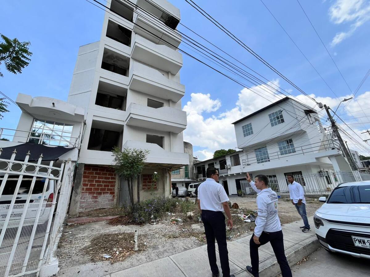 Control Urbano realizó inspección técnica a edificio abandonado en el barrio Los Caracoles