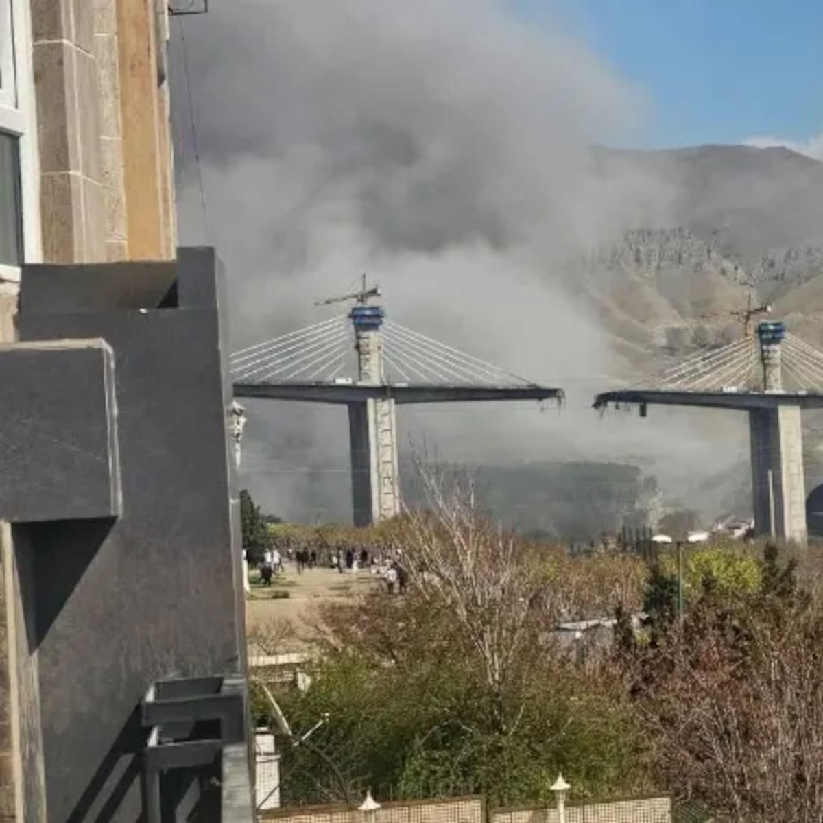 Trump confirma que el puente más alto de Irán fue bombardeado y destruido