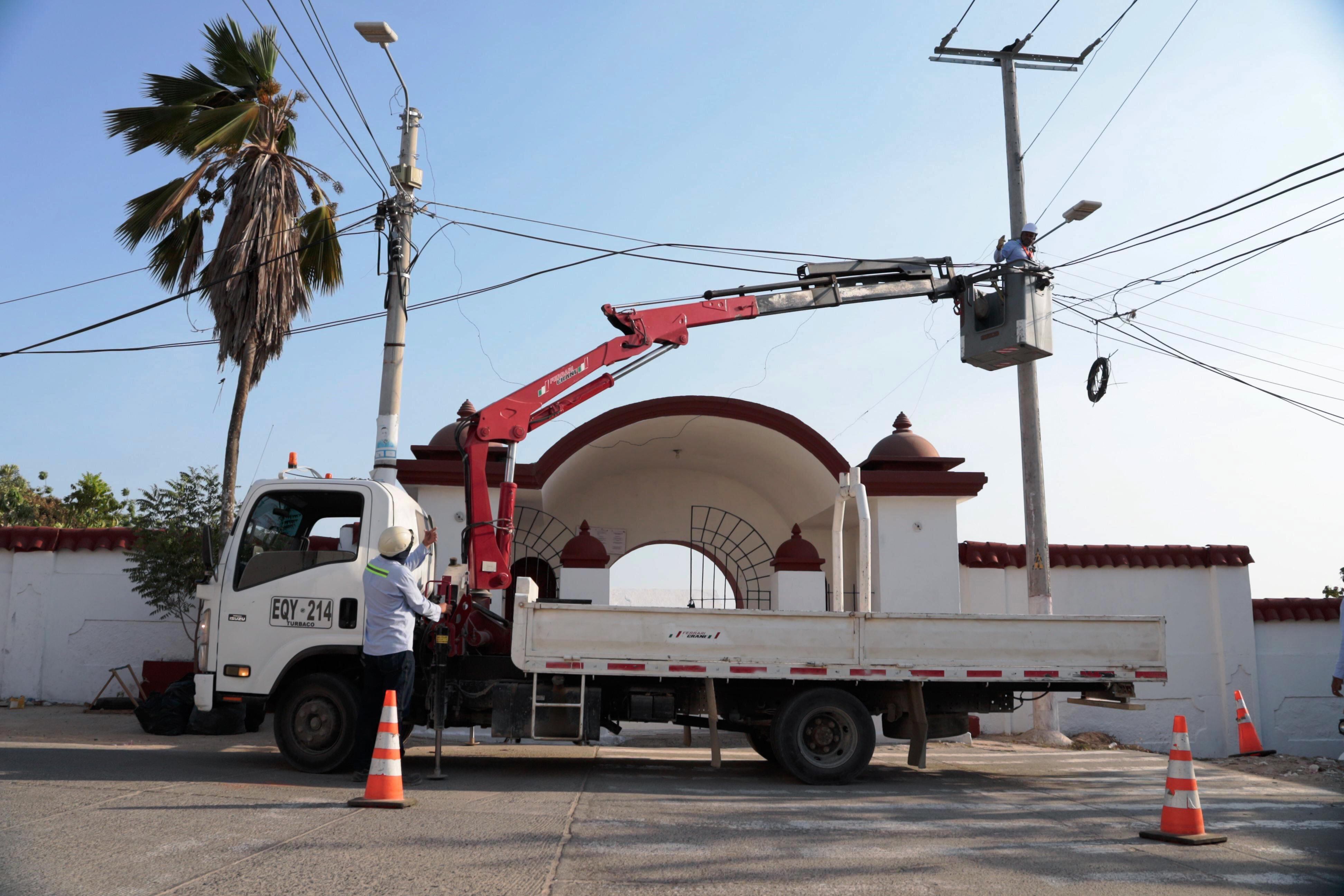 Se iluminan varios sectores en Turbaco a fin de hacerle frente a la ola inseguridad
