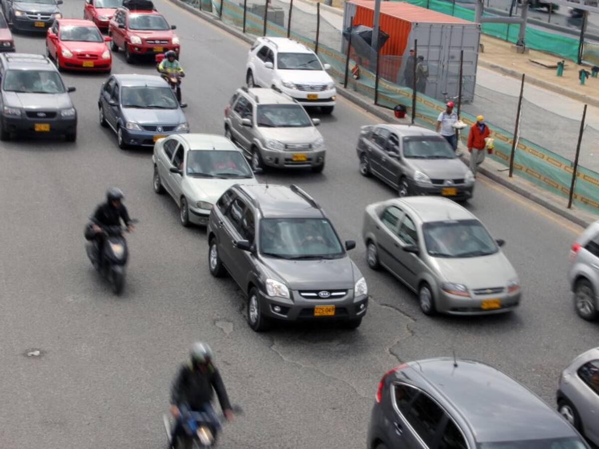 En Colombia, color y precio de vehículos son más importantes que seguridad