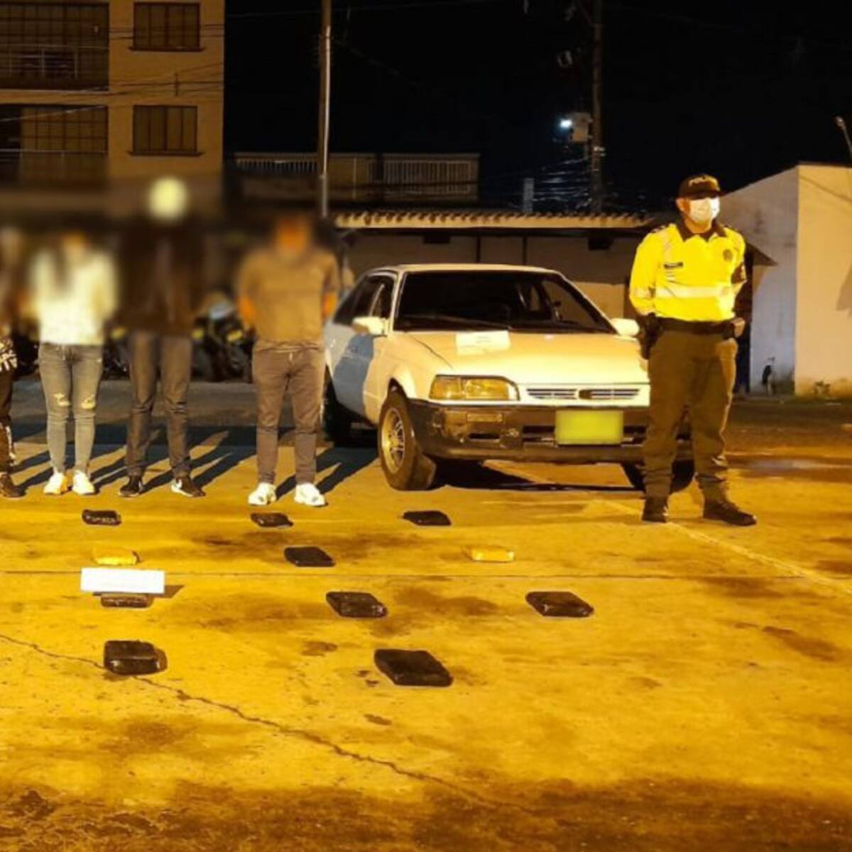 Capturadas 5 personas en Chinchiná con narco caleta en un carro