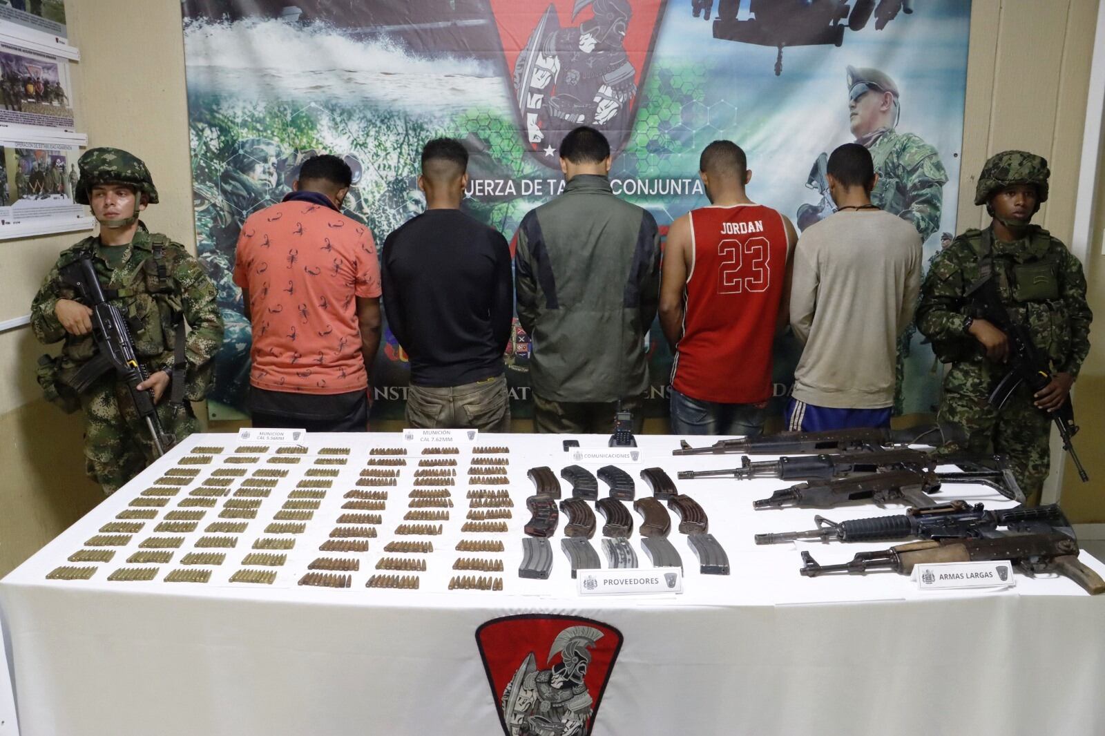 Sometimiento a la justicia de cinco presuntos integrantes del Clan del Golfo en Bolívar