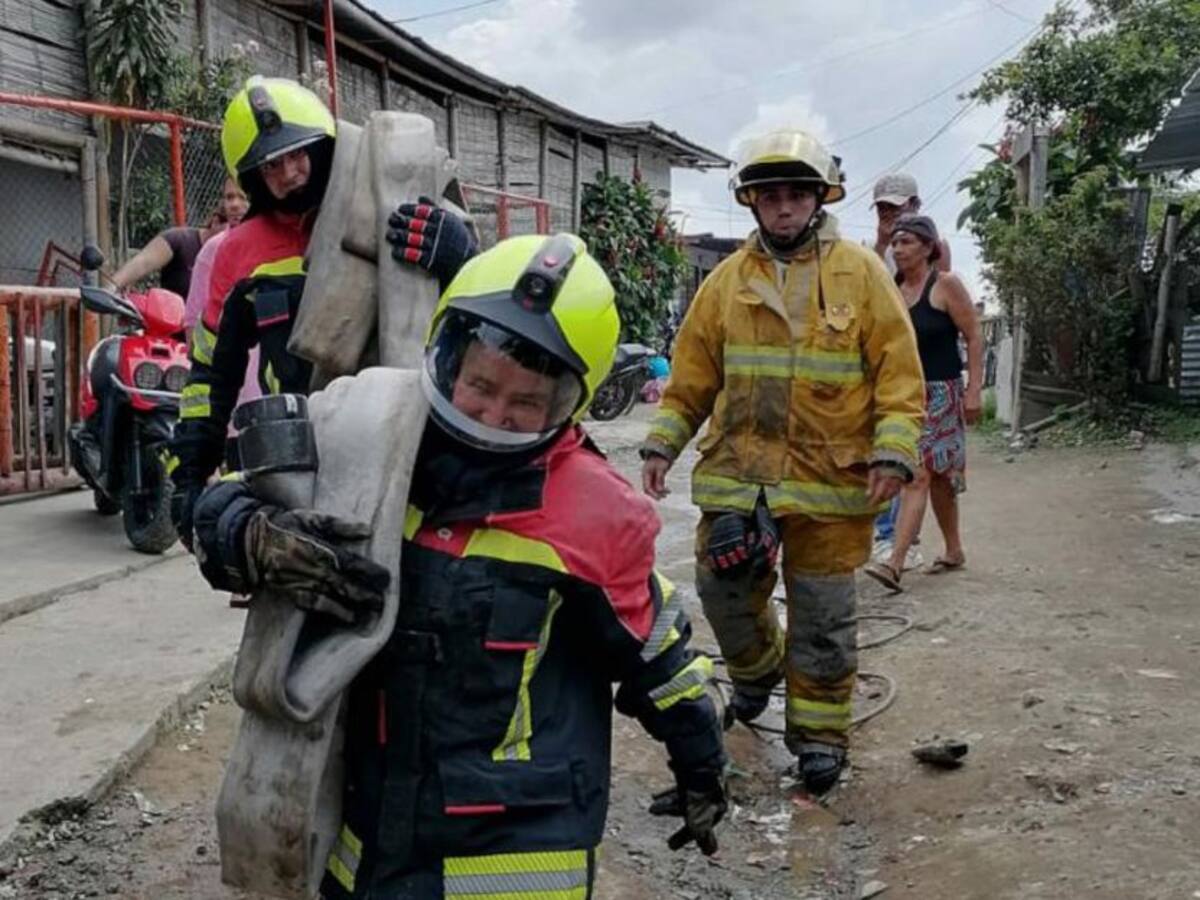 Impulsan campaña de ayudas para damnificados de incendio en Armenia