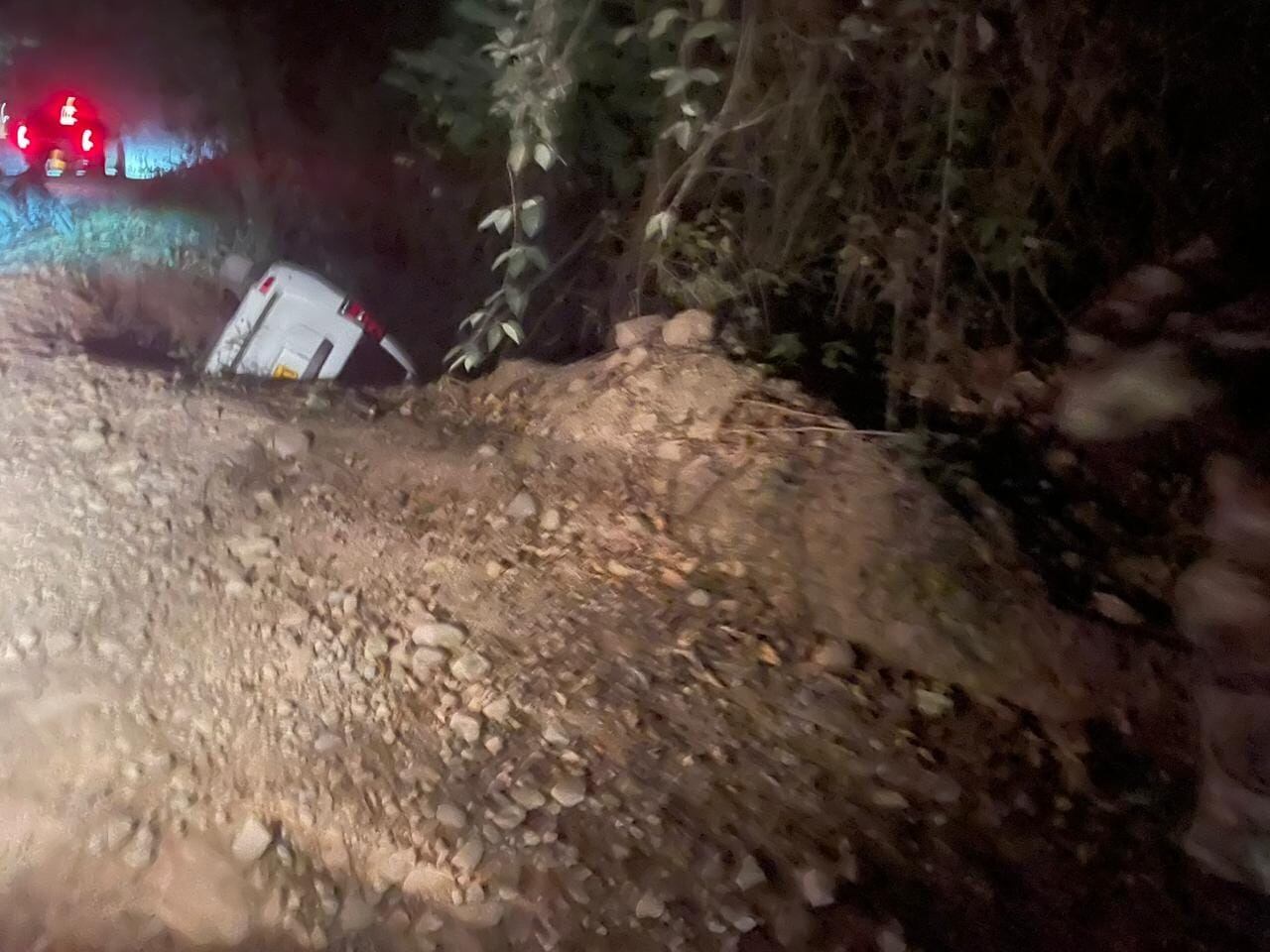 Los dos mandatarios se encuentran bien. No viajaban en el carro accidentado . Foto cortesia.