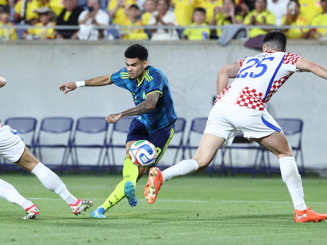 ORLANDO, FL - MARCH 26: Colombia Luis Diaz (7) attemps a shot on goal in the first half during the Road to 26 match between Colombia and Croatia on Thursday, March 26, 2026 at Camping World Stadium in Orlando, FL (Photo by Peter Joneleit/Icon Sportswire via Getty Images)