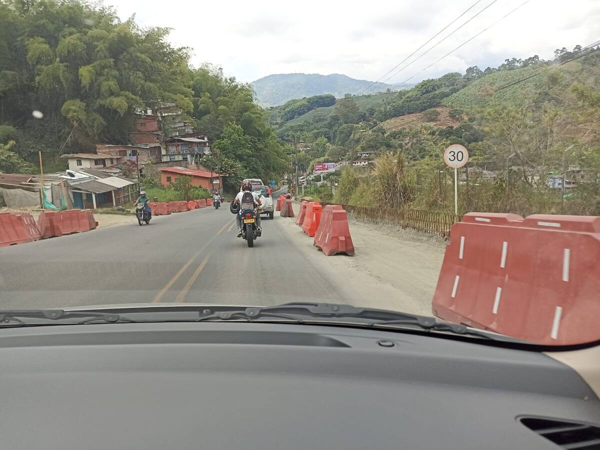Lista resolución de MinAmbiente para obras de doble calzada en Quindío
