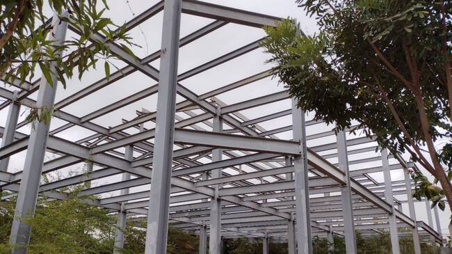 Alcaldía de Cartagena gestiona recursos ante MinHacienda para terminar centros médicos inconclusos