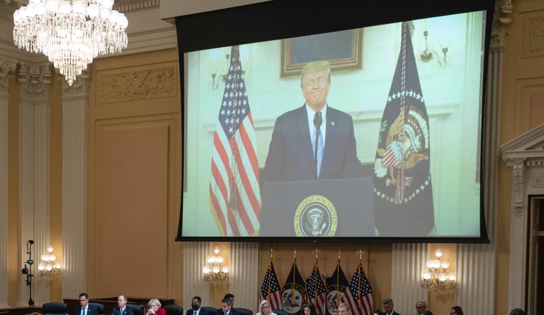 Trump vio el ataque al Capitolio por televisión y no lo detuvo: Exfuncionarios   Foto: Getty