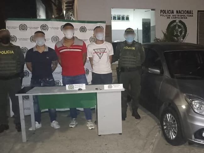 Los tres capturados son de nacionalidad venezolana. Se les halló en su poder un reloj hurtado, avaluado en $85 millones de pesos