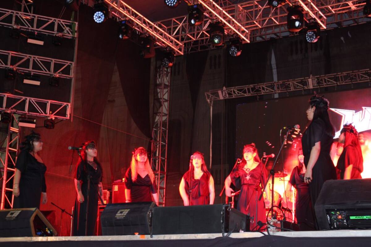 Durante la tarde y la noche del lunes 24 de junio la gente vibró con Heavy Metal en la Plaza de Nariño.