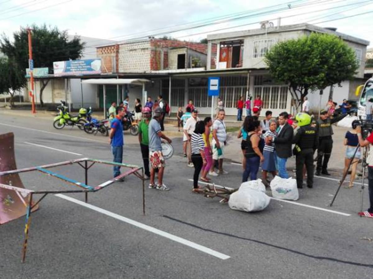 En la frontera colombiana protestan por fata de agua