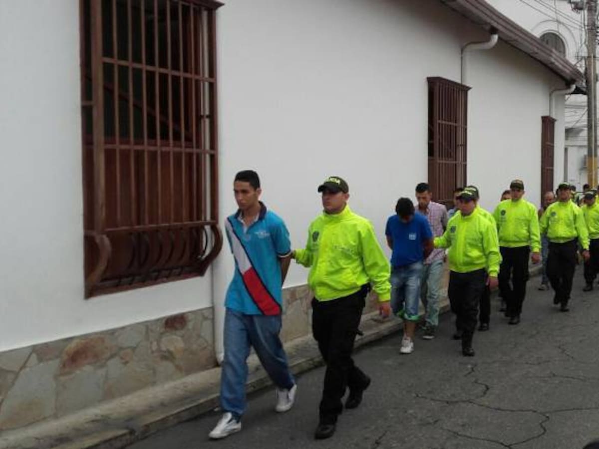 51 personas fueron capturadas por tráfico de estupefacientes en colegios.
