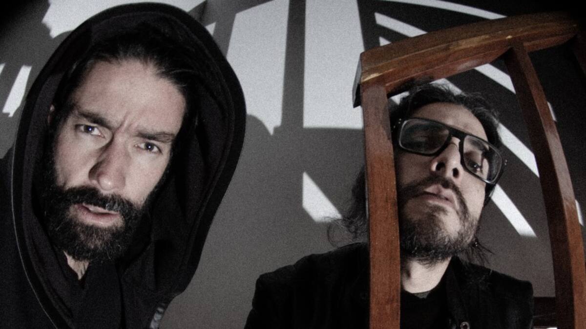 "Boca de serpiente" presenta "Como dominó"