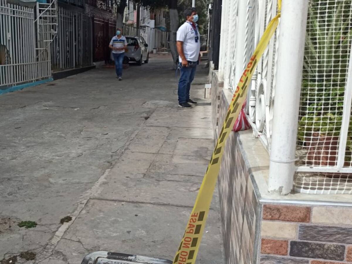 Escasamente uno la veía salir: vecinos de mujer que atentó contra su hijo