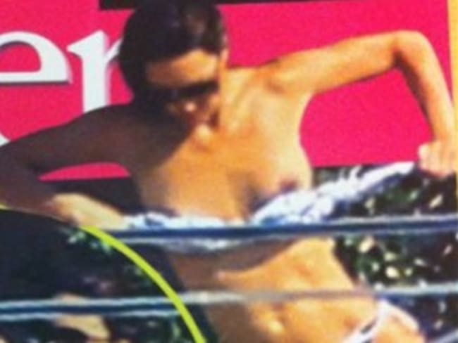 "La reina está desnuda": portada del lunes de una revista italiana