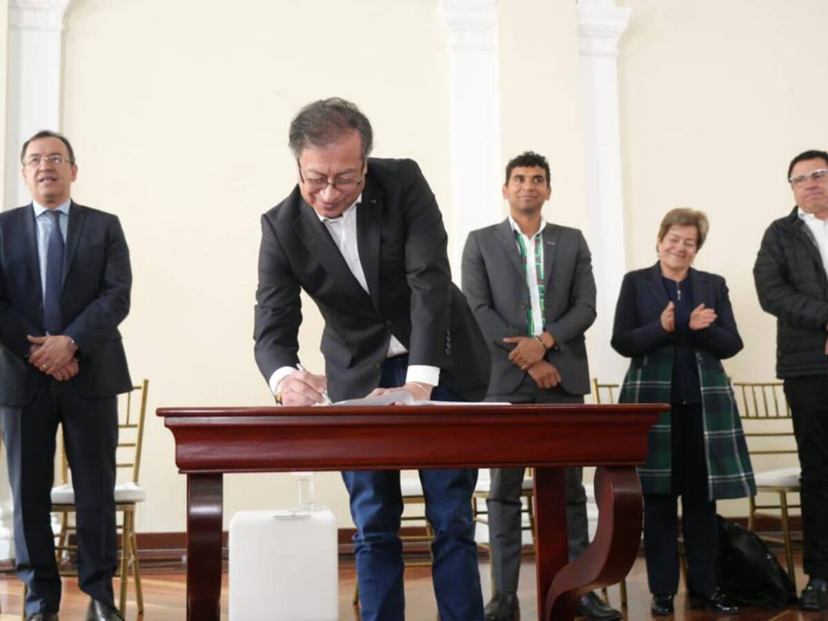 Gustavo Petro asegura que las reformas deben ser acompañadas con movilizaciones