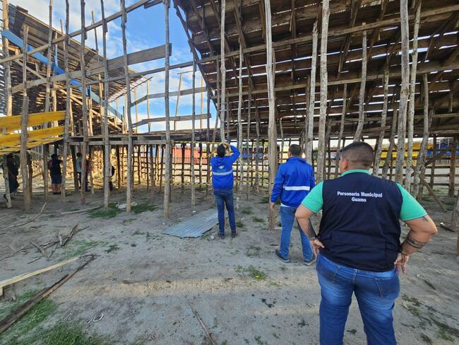 Construcción de palcos en la población del Guamo, Tolima