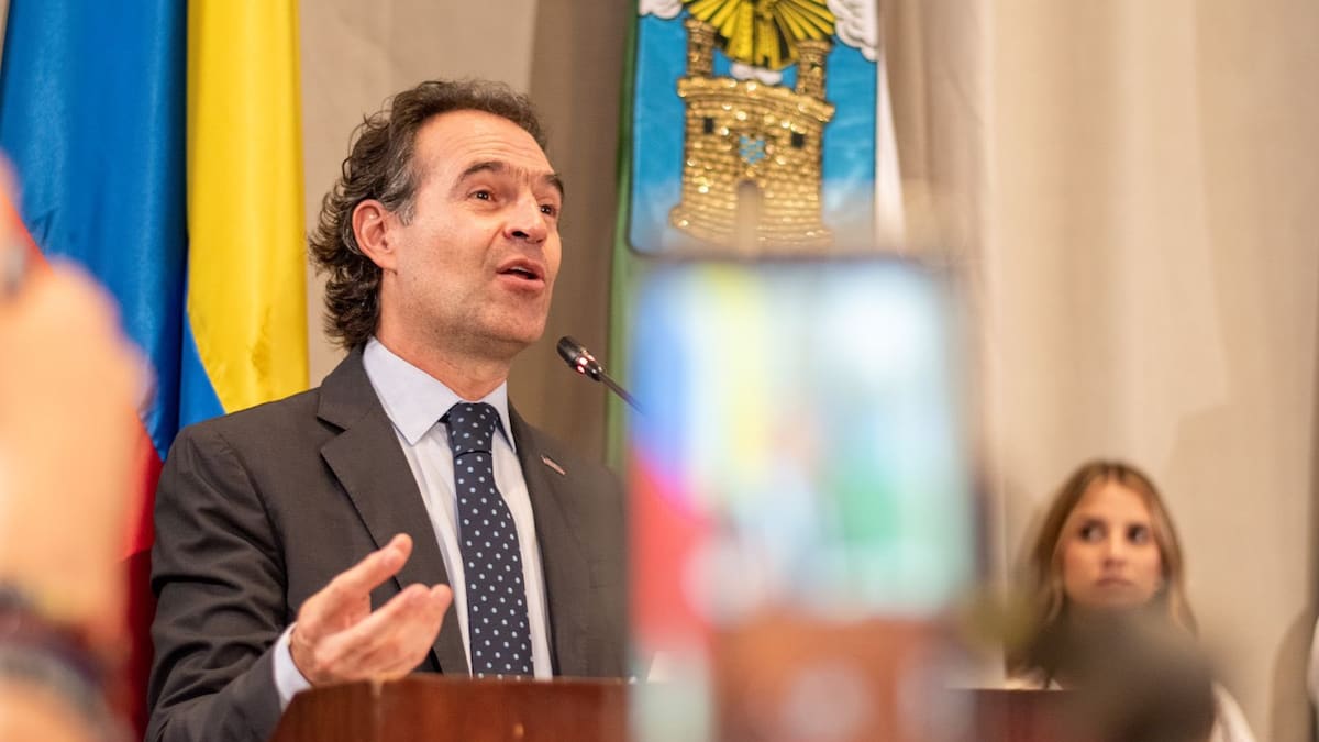 El alcalde Gutiérrez ordena reapertura de camas en el Hospital General de Medellín