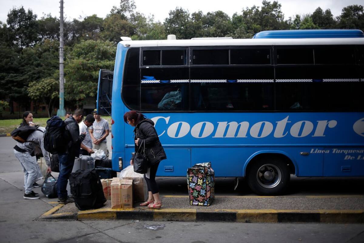 De acuerdo con las autoridades, se espera que más de 256.000 pasajeros salgan de la capital del país y el día de mayor movimiento es este viernes 30 de diciembre con una proyección de 120.000 personas.