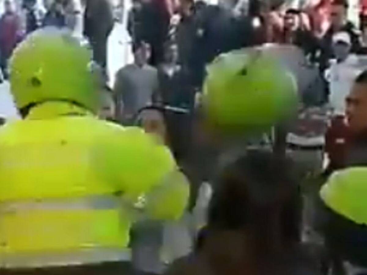 Denuncian abuso policial en medio de un operativo en Bogotá
