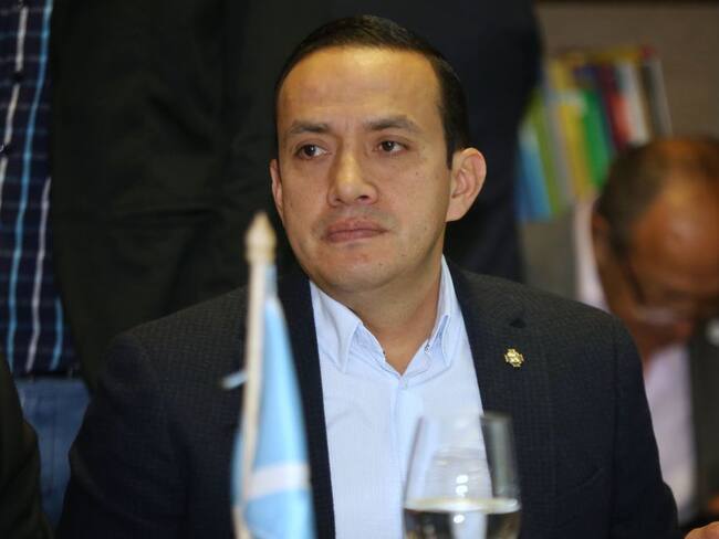 Procuraduría abre investigación a gobernador de Santander, Mauricio Aguilar