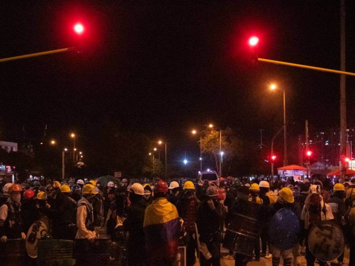 VIDEO: Madre regañó y golpeó con correa a su hijo por ir a protestas