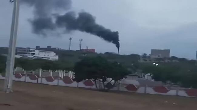 Una de las chimeneas de los hornos crematorios de los cementerios ubicados en la Vía al Mar.