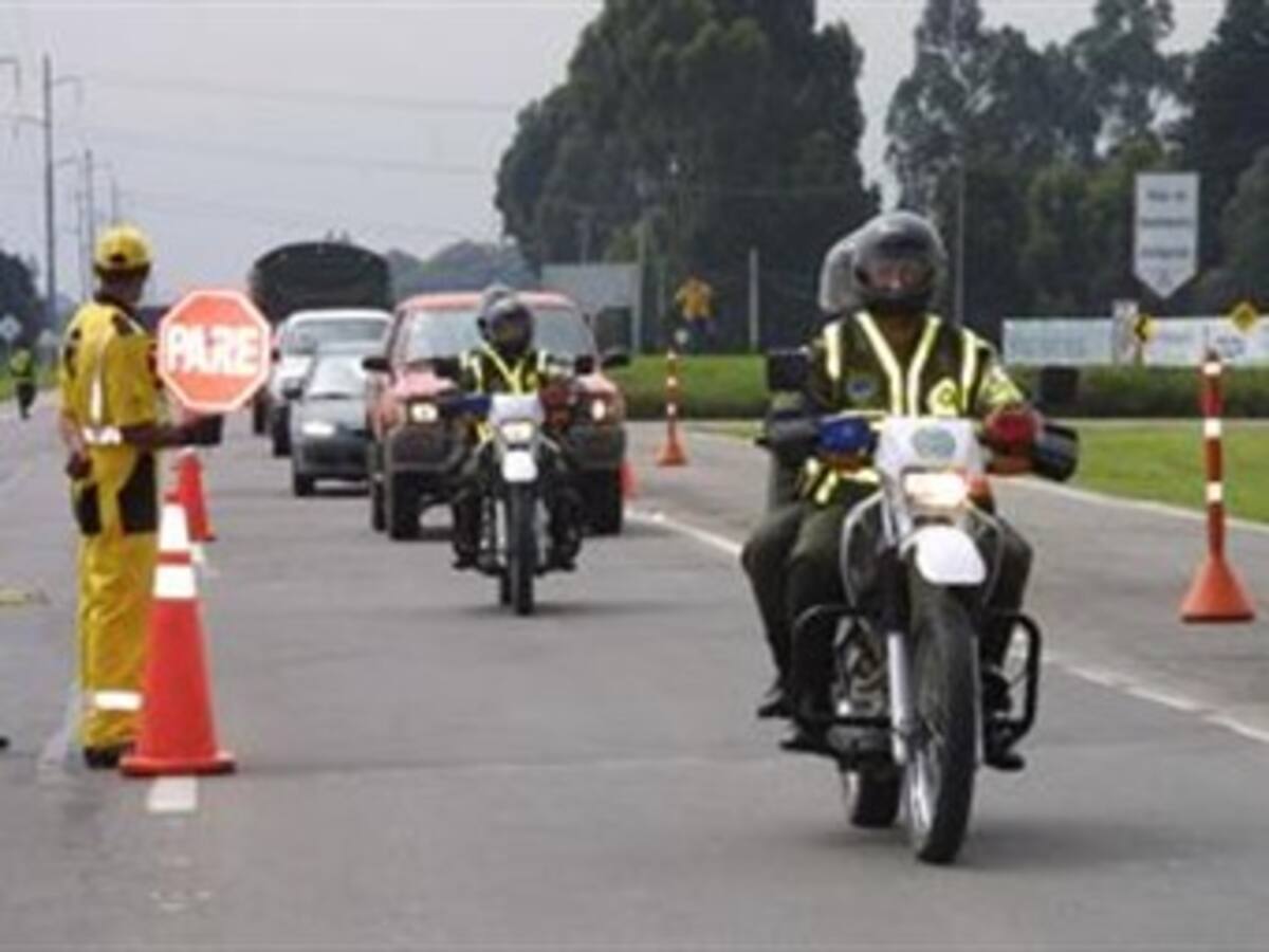 Un muerto y 16 heridos en accidentes de carreteras en el Valle